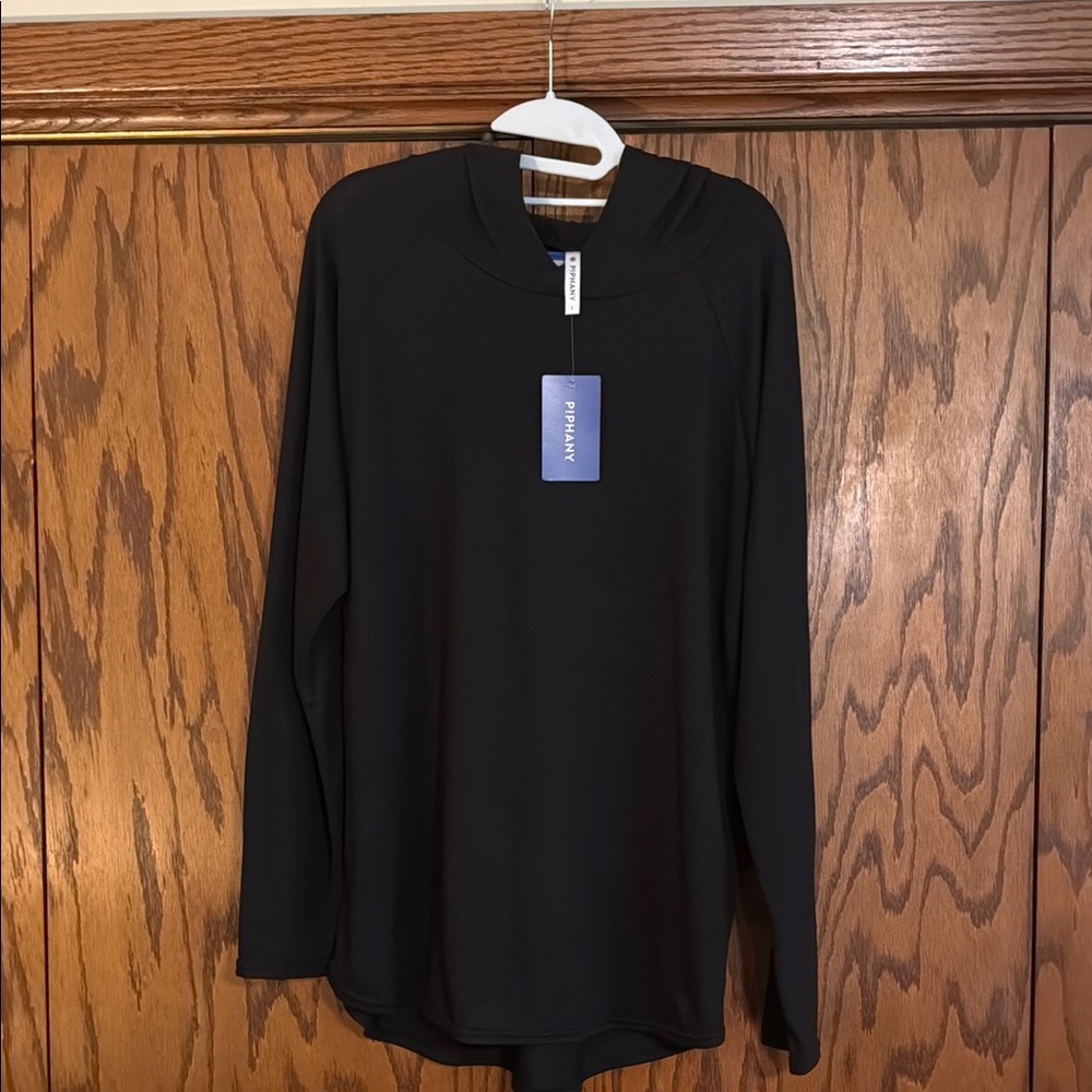 Piphany Classic Black Hoodie Sweater